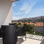 Apartamento With Parking Space Baska, Krk - 18808 *