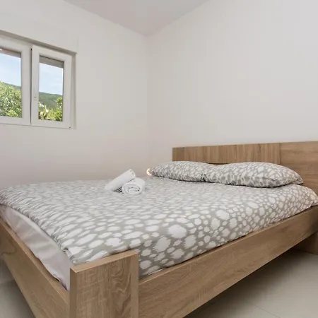 Διαμέρισμα With Parking Space - Krk - 18808 *