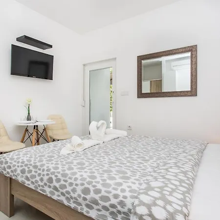 Διαμέρισμα With Parking Space - Krk - 18808 Baška
