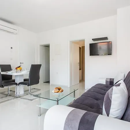 Διαμέρισμα With Parking Space - Krk - 18808 *